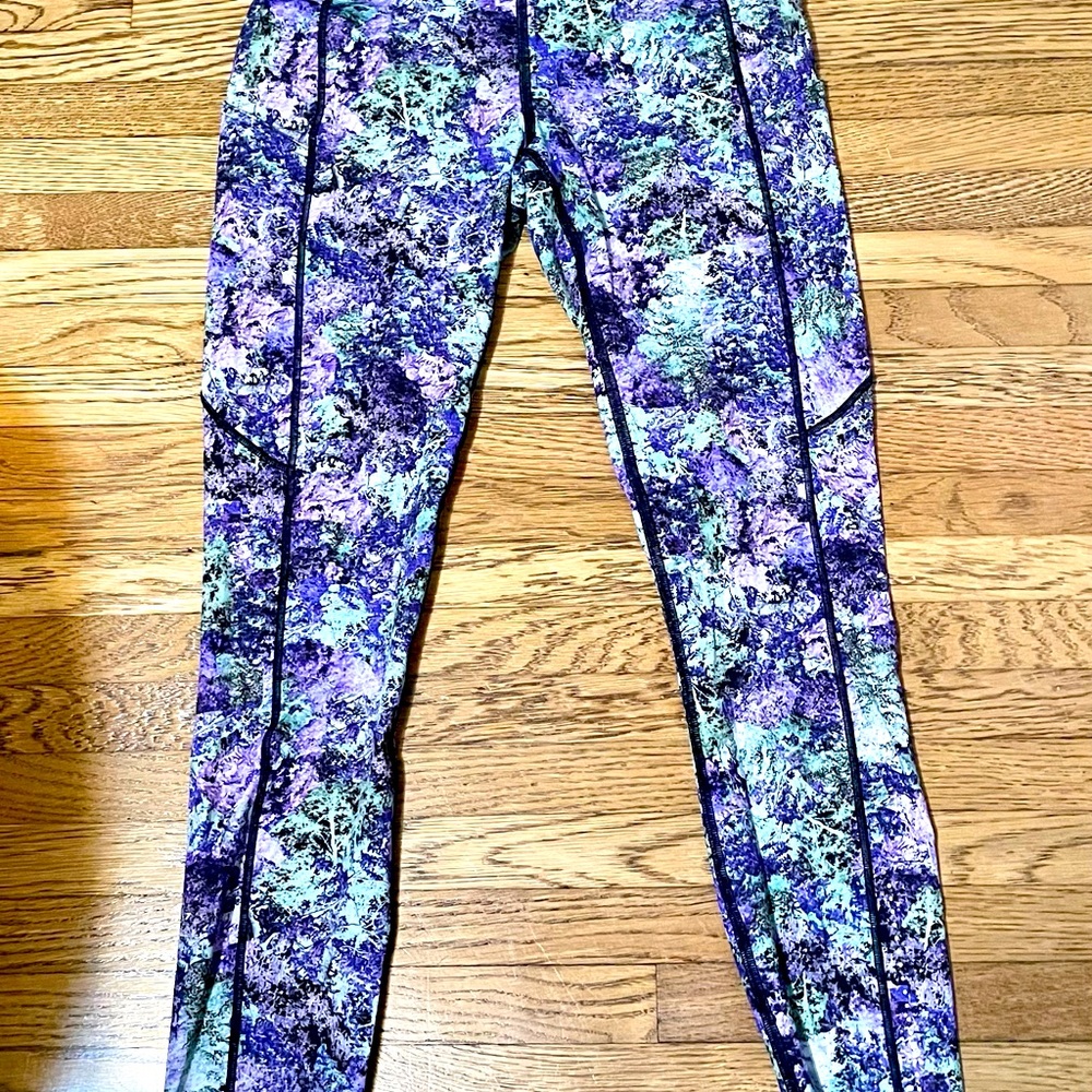 Lululemon size 8 running leggings with pockets